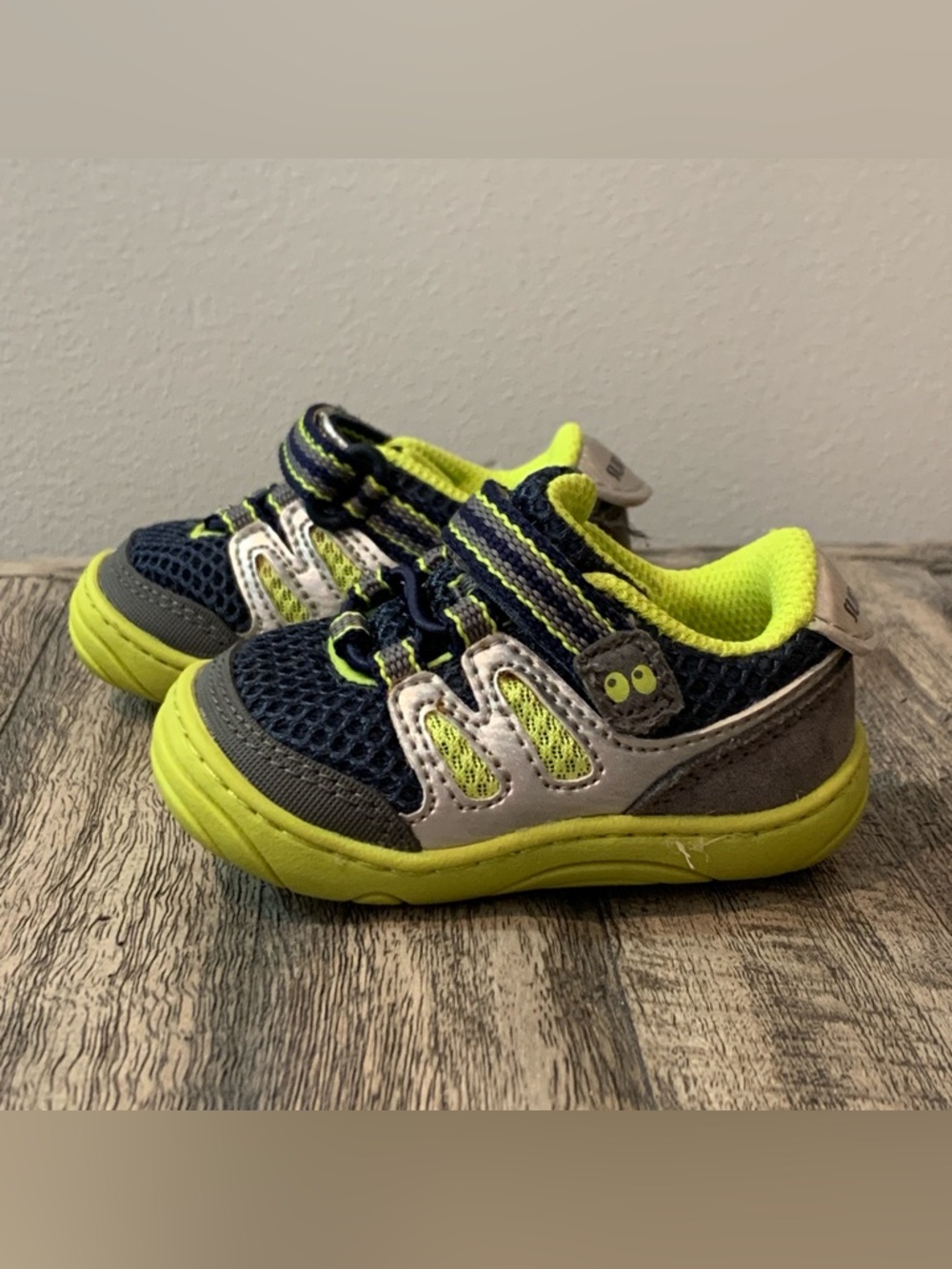 Surprize by Stride Rite Baby Boys Size 2 Sneakers Navy Yellow Shoes Aston